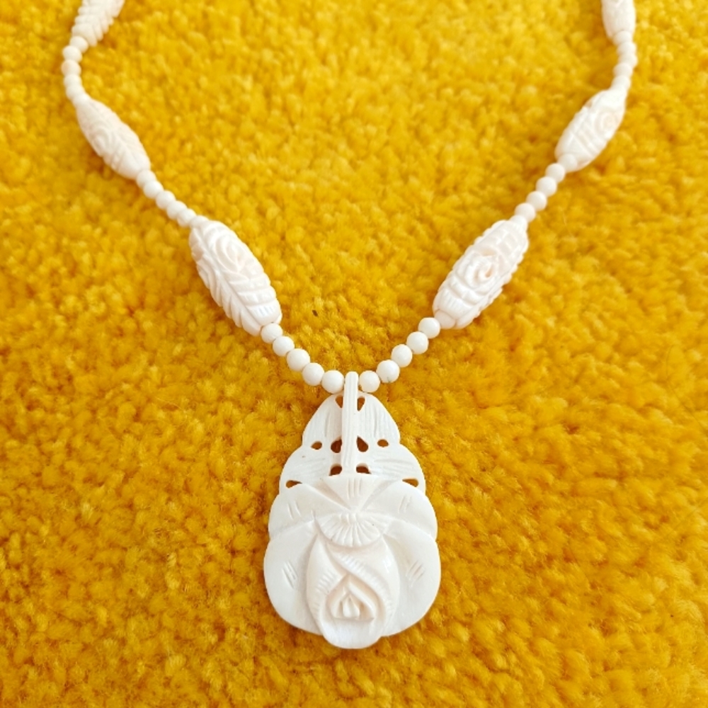 Vintage rose necklace, Glover made of real bone